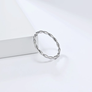 Minimalist silver titanium steel ring with French waterdrop geometric chain design