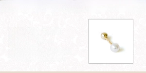 Detail view of S925 sterling silver pearl earring with 18K gold and platinum plating