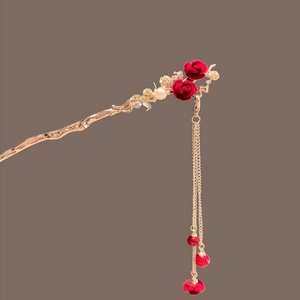 Eleganter chinesischer Rosen-Haarstab mit roter Samtblume und goldenen Zweig-Details