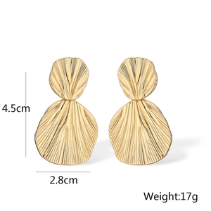 Golden vintage geometric earrings with radial texture 4.5cm length 17g weight