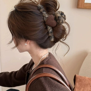 Plush Leopard Print Heart Hair Claw Clip Acrylic Flocking Shark Clip Autumn Winter Hair Accessories For Women