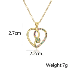 Detailed view of 18K gold plated heart pendant with zircon inlay, size 2.7x2.2cm, 7g