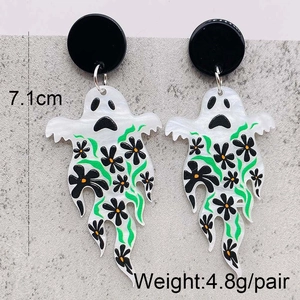Ghost earrings detail showing 7.1cm length and 4.8g weight on light gray surface