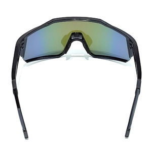 Unisex aerodynamic cycling sunglasses with gradient coated large one-piece shield lens