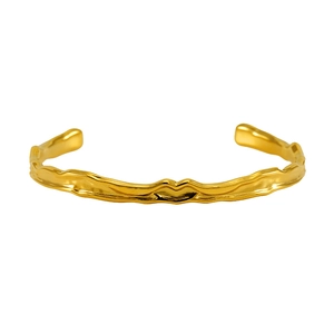 Bracciale rigido minimalista placcato oro 18K con texture irregolare martellata stile lava