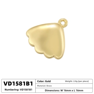 Détail du pendentif coquillage en laiton doré 16mm montrant le poids 2,0g et la taille