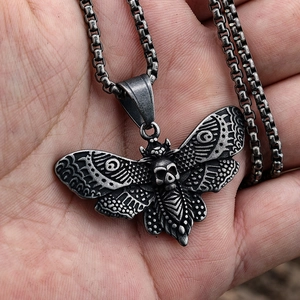 Collier Pendentif Papillon Crâne Gothique Argent Vintage Acier Inoxydable Bijoux Punk Style Sombre Pour Hommes Femmes
