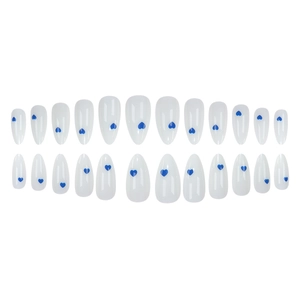 Kit de faux ongles amande blanc laiteux avec petits motifs de cœurs bleus