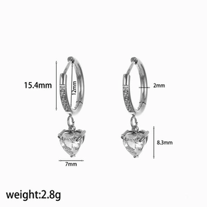 Dimensions détaillées des créoles cœur en argent avec mesures des pierres zircon