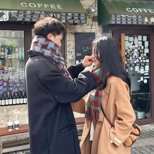 Classic plaid scarves in blue-brown and red-green cashmere-style knit for couples