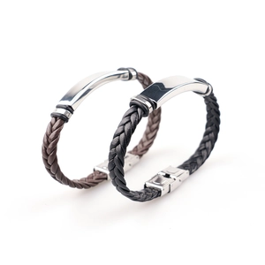 Handgewebte Lederarmbänder in Schwarz und Braun mit poliertem Edelstahlverschluss im Punk-Stil
