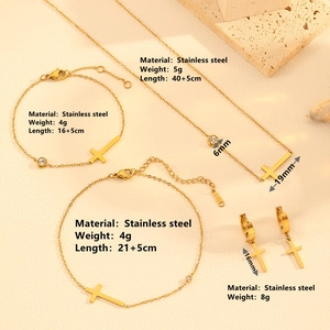 Parure de bijoux dorés en acier inoxydable avec pendentifs croix et collier assorti