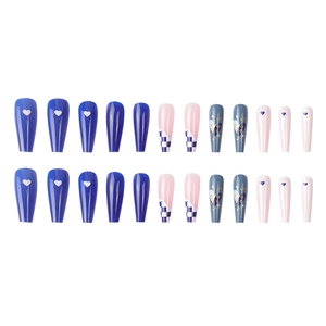 Faux ongles ballerine longs à damier bleu et paillettes avec motifs de cœur, 24 pièces
