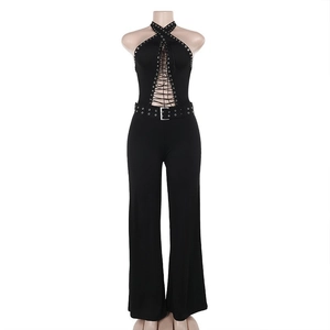 Eng anliegender schwarzer Neckholder-Jumpsuit mit Schnürung und weitem Beinschnitt