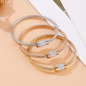 Ensemble de trois bracelets en maille serpent en acier inoxydable argenté, doré et rose