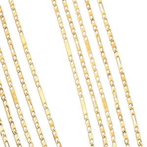 18K gold-plated stainless steel Figaro chain necklaces for women in diagonal arrangement