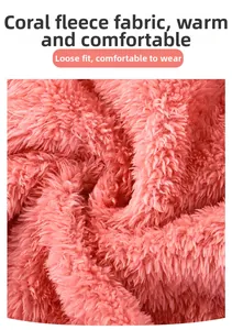 Dettaglio del morbido tessuto in pile corallo rosa chiaro per caldi gilet per bambini