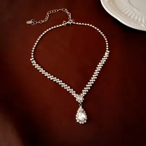 Luxury Waterdrop Rhinestone Necklace And Earrings Jewelry Alloy Tassel Fringe V-Shape With Silver Earring Post