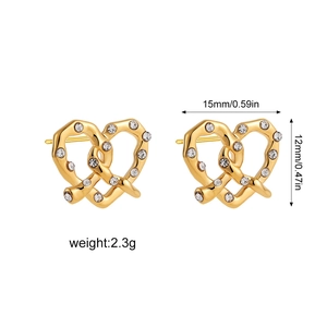 Detailed view of 18K gold heart stud earrings with size 15x12mm and weight 2.3g