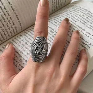Vintage Silberring mit gedrehtem Knotendesign und gebürsteter Oberfläche für Damen