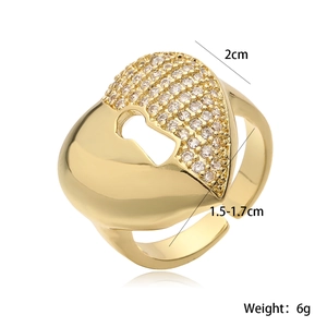 Detail showing 2cm diameter and weight parameters for 18K gold heart zircon ring