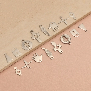 Pendentifs Breloques Acier Inoxydable 304 Poli Miroir Croix Clé Serrure Cœur Aile Sapin De Noël Pour Bijoux DIY