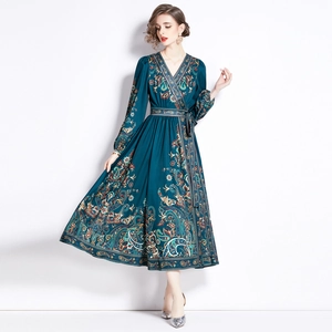 Elegant V-neck long sleeve paisley print maxi dress with waist tie and A-line silhouette