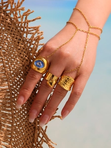 Ensemble de bagues cœur dorées et bracelet esclave au style vacances d'été chic