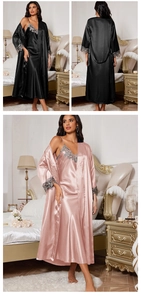 Vue détaillée d'un ensemble de nuit en satin pour femme avec dentelle et peignoir élégant
