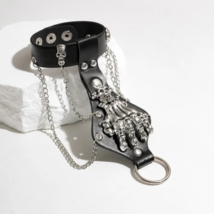 Bracelet gothique en similicuir noir avec main de squelette et chaînes argent