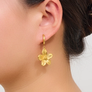 Elegant 18K gold plated flower-shaped stud earrings for women with brushed metal texture