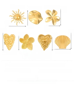 Size chart showing weight and dimensions for seven gold stainless steel vintage rings