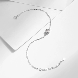 Classic 925 sterling silver chain bracelet with a sparkling 0.5ct moissanite gemstone