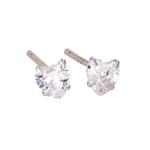 Classic S925 sterling silver heart-shaped stud earrings with sparkling cubic zirconia