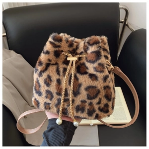 Leopard print plush bucket bag with golden chain drawstring and pearl detail for winter