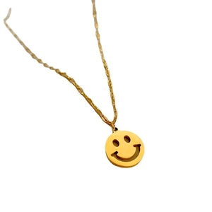 Minimalistische Titanstahl Halskette in Gold mit rundem Smiley-Anhänger an feiner Kette