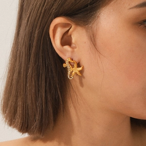 Boucles d'oreilles hippocampe en acier inoxydable doré avec cristaux scintillants