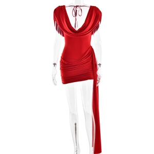 Sexy eng anliegendes rotes Minikleid mit Wasserfallausschnitt und seitlichem Band