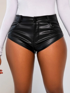Schwarze PU-Leder-Damen-Shorts mit hoher Taille und elastischem Stoff und Knopf
