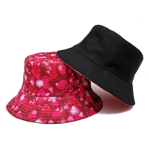 Spring heart pattern sun hat and black bucket hat set for women and men leisure style