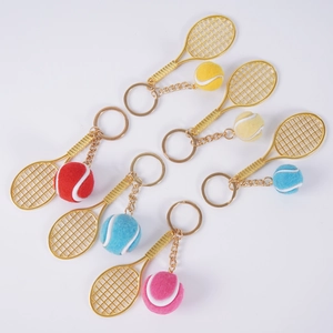 Porte-clés mini raquettes de tennis multicolores avec finition métallique brillante
