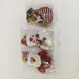 Détails de suspensions de Noël en tricot comprenant Père Noël, bonhomme de neige et ours