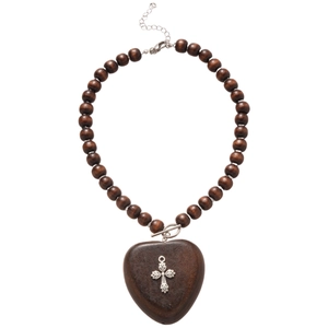 Collier ethnique en perles de bois avec pendentif cœur, croix argentée et fermoir T