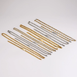 Customizable Cuban link chain set with engravable plates in gold and silver finishes