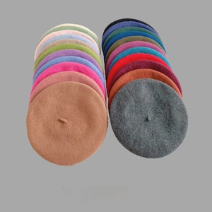 Béret classique en laine pour femmes disponible en plusieurs couleurs et tons vifs