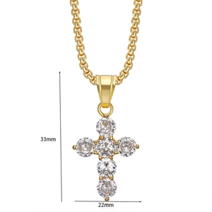 Detail eines Goldkreuz-Anhängers mit 3A-Zirkonia und 33x22mm Größenabmessungen