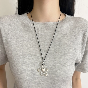 Long Pendant Necklace For Women Alloy Flower Heart Cross Adjustable Black Rope Chain Retro Niche Simple Geometric Style