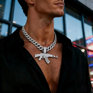 Collier Pendentif Fusil Iced Out Alliage Strass Chaîne Cubaine Hip Hop Bijoux Streetwear Pour Hommes Femmes