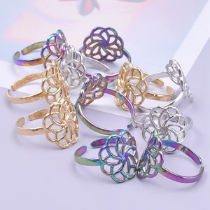 Bague ouverte minimaliste en acier inoxydable à motif floral en or argent et arc-en-ciel
