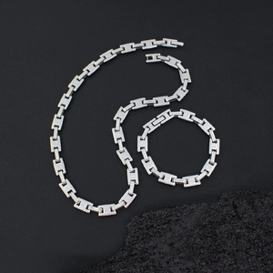 Minimalist silver chain jewelry set featuring rectangle links with brushed metal finish